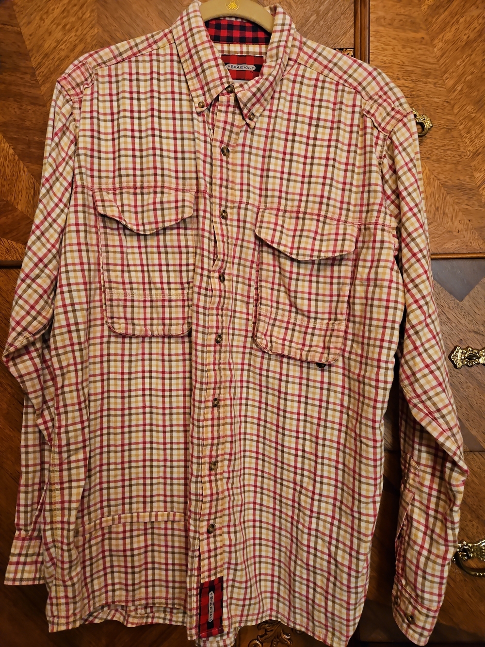 Braeval Tiera Size Medium  Men's Red Plaid Button-Down Shirt Outdoors Utility